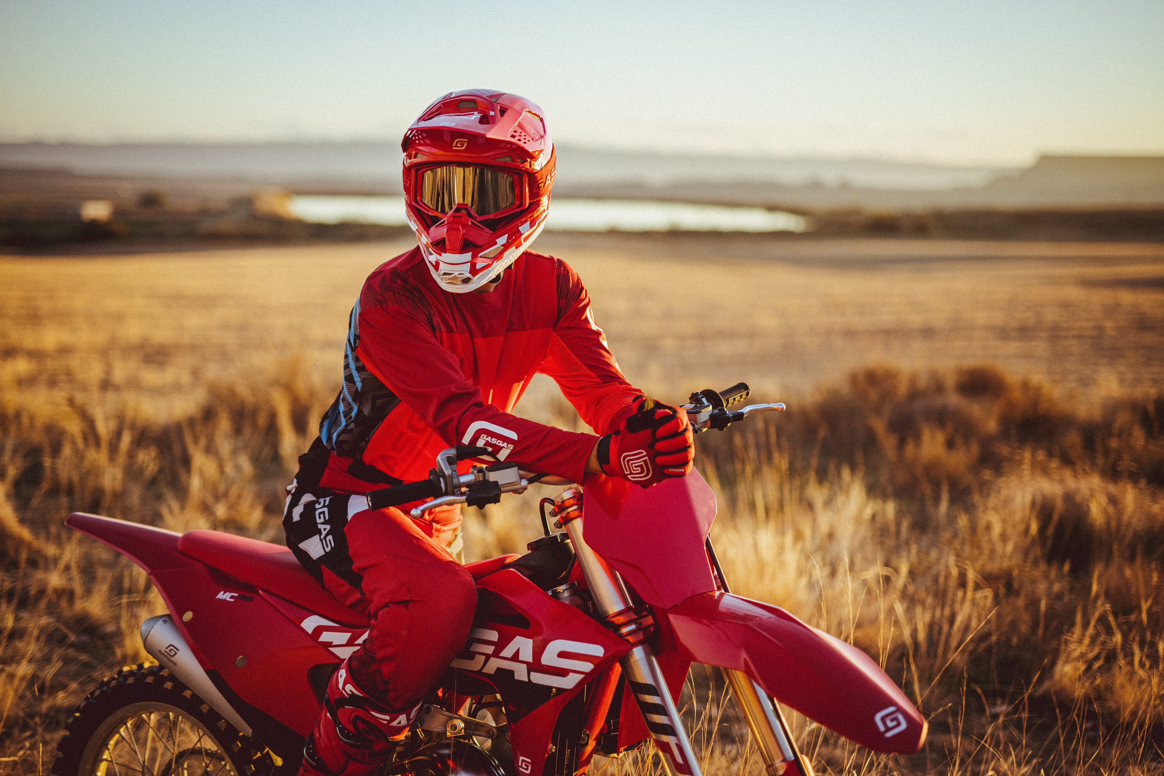 Motocross & Dirt Bike Helmets  Dirt bike riding gear, Dirt bike gear, Cool  dirt bikes
